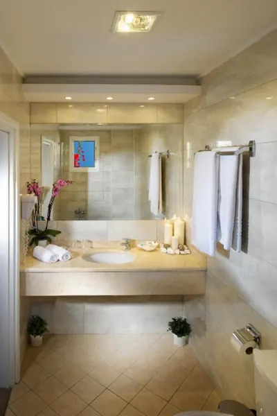 PORTES BEACH HOTEL