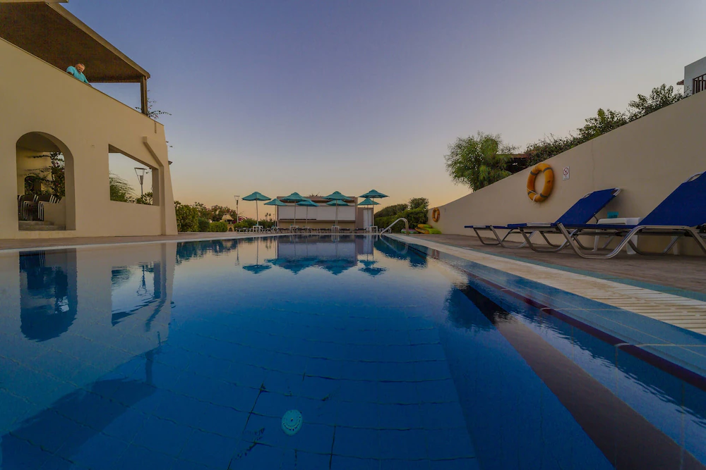 Amaryllis Beach Front Hotel
