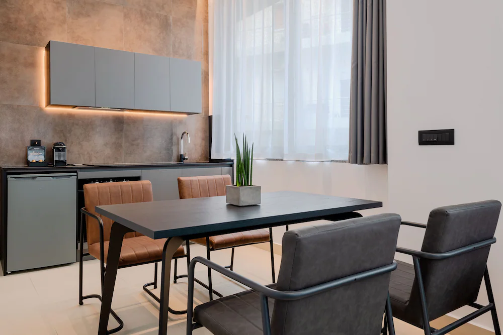 City Lion Apartments & Lofts