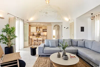 La Maison Luxurious Living