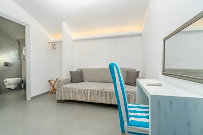 Central Fira Suites