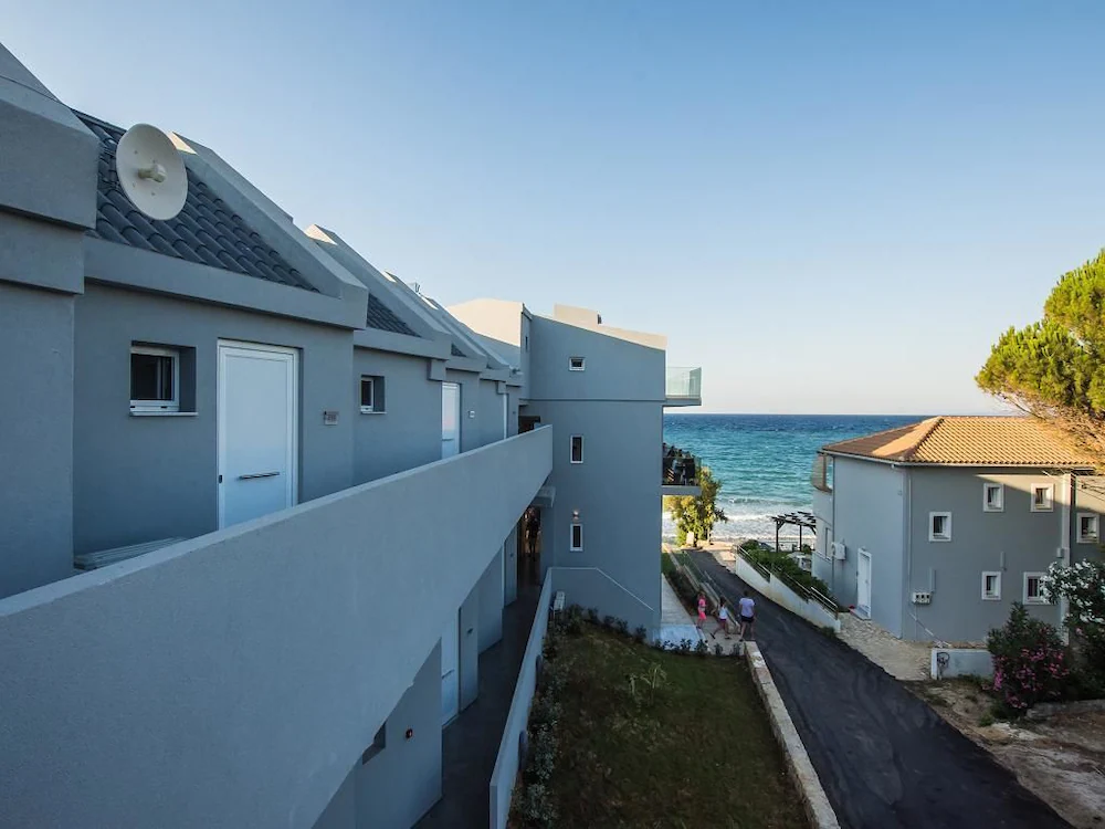 Golden Coast Suites