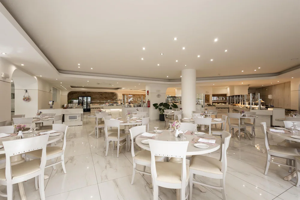 Vantaris Palace Hotel