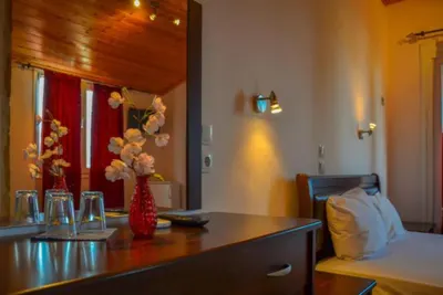 Ellas Hotel