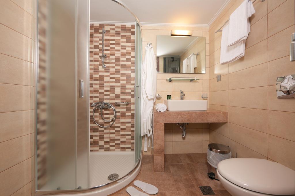 Meni Apartments Hotel
