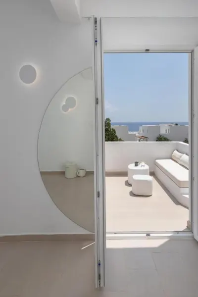 Voca Hotel & Suites