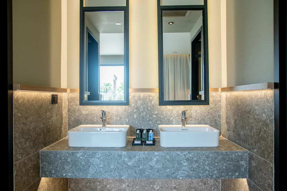 Senseana Sea Side Resort & Spa
