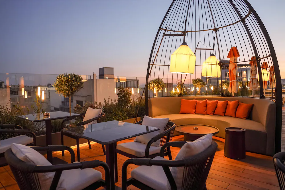 ADIA ALUMA ATHENS, CURIO COLLECTION BY HILTON (KING GUEST ROOM)