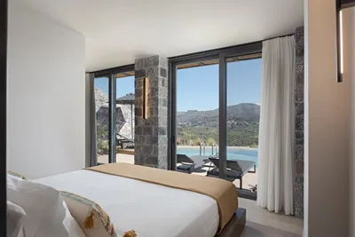 Neromai Cave Luxury Villas
