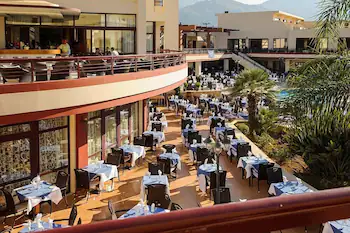 Vantaris Palace Hotel