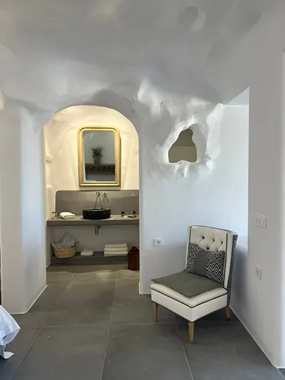 Numa Santorini