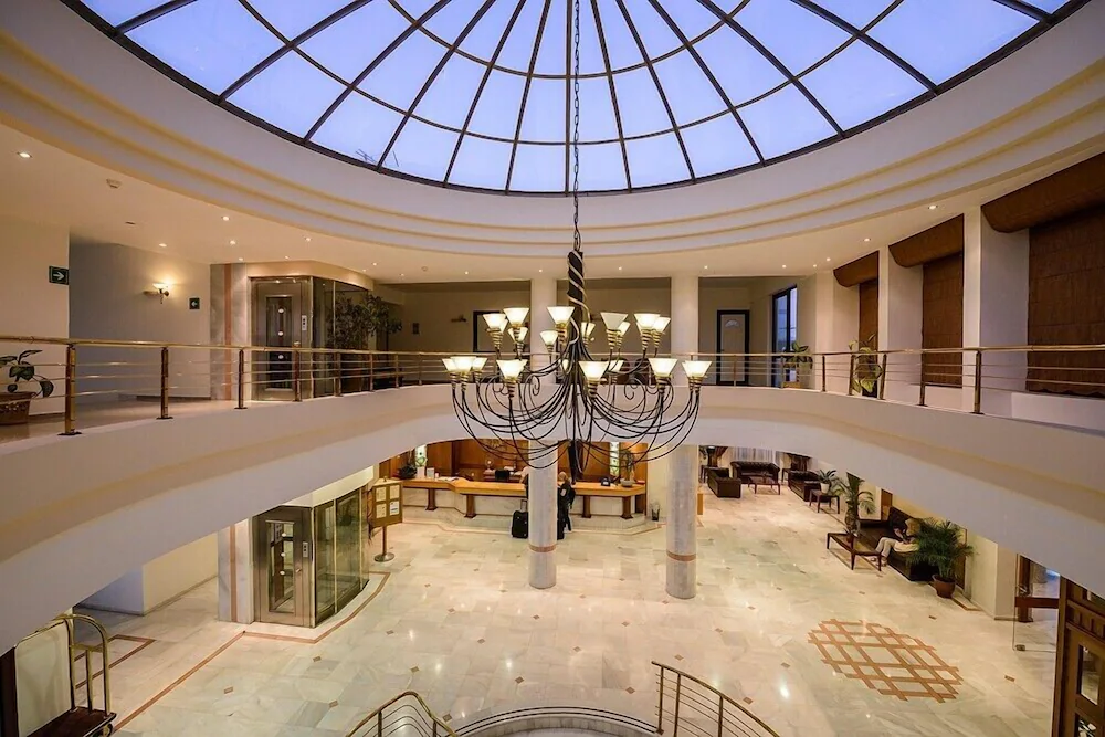 Vantaris Palace Hotel