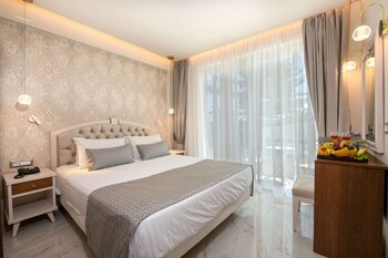 Vantaris Palace Hotel