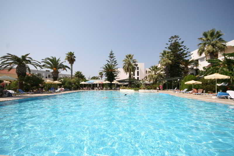Tigaki Beach