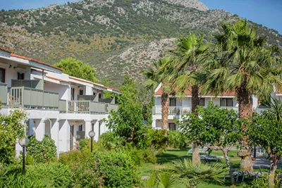 Golden Coast Hotel & Bungalows