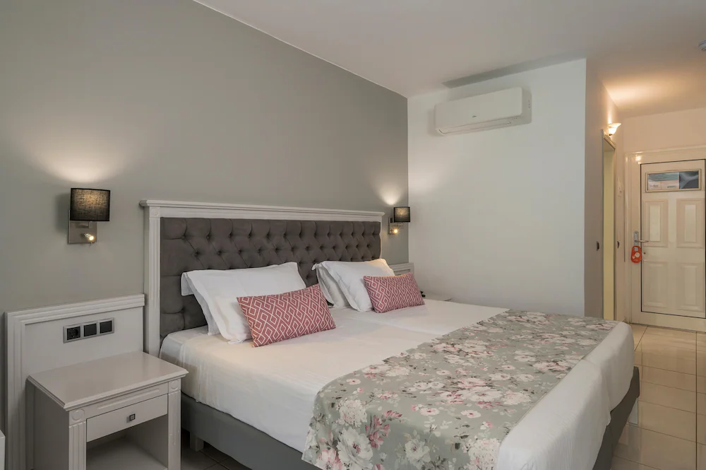 Vantaris Palace Hotel