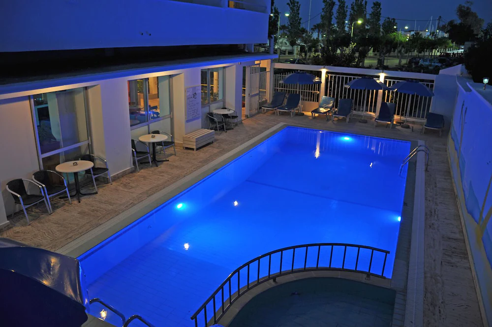 Zephyros Hotel