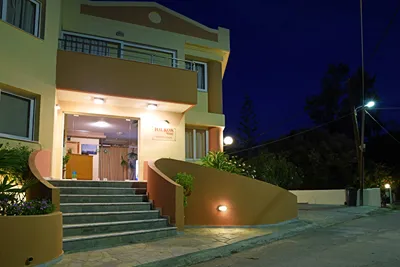 Iolkos Hotel Apartments Chania