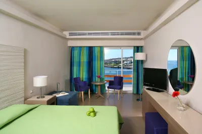 EDEN ROC RESORT HOTEL