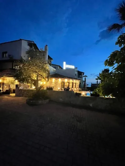 Samel Hotel