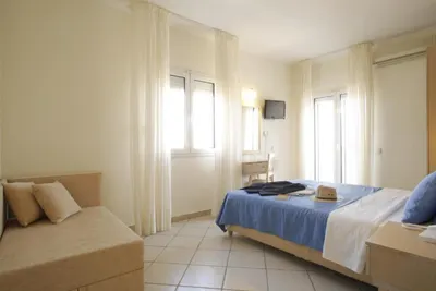 Stratos Hotel