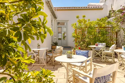 Hydra Hotel
