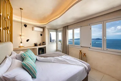 Athina Luxury Suites