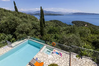 Scirocco & Folitsa Villas