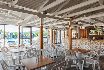 Village Inn Studios & Family Apartments