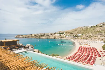 Super Paradise Hotel