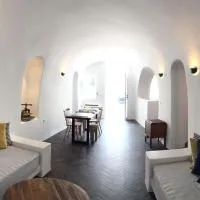 Altana Cliffside Villas Santorini