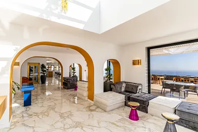 Cresanto Luxury Suites