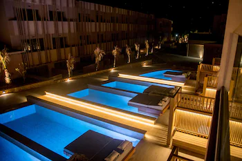 Senseana Sea Side Resort & Spa