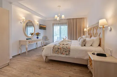 Delfina Art Resort Hotel