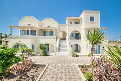 MONOLiTHIA Santorini
