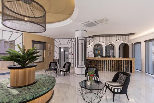 Delfina Art Resort Hotel