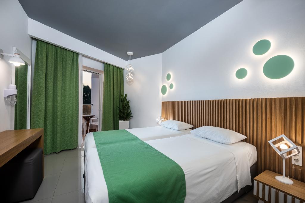Zeus Hotel