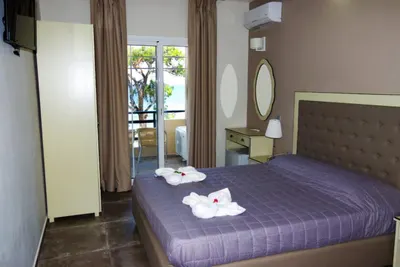 Rachoni Bay Resort