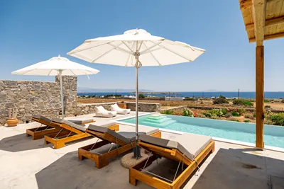 Cycladic Breeze Villas