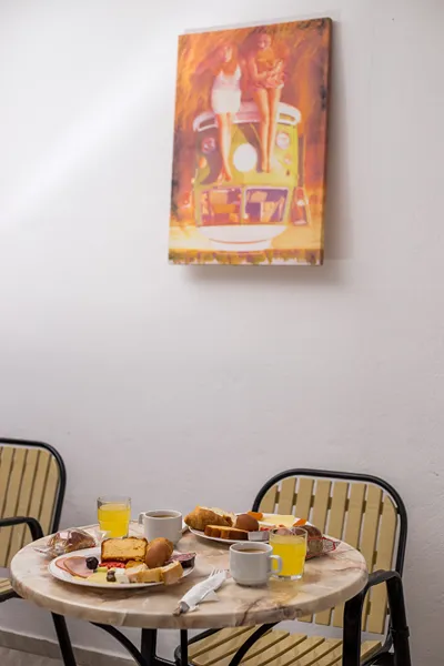 NIKOS BnB
