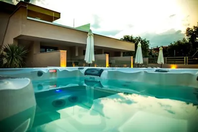 Notos Deluxe Suites