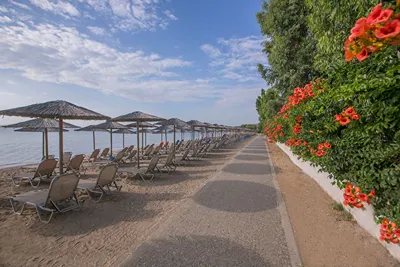 Golden Coast Hotel & Bungalows