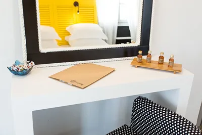 Evi Rooms