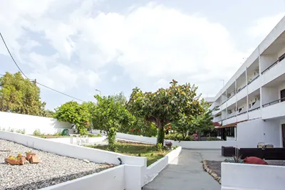NIKOS BnB