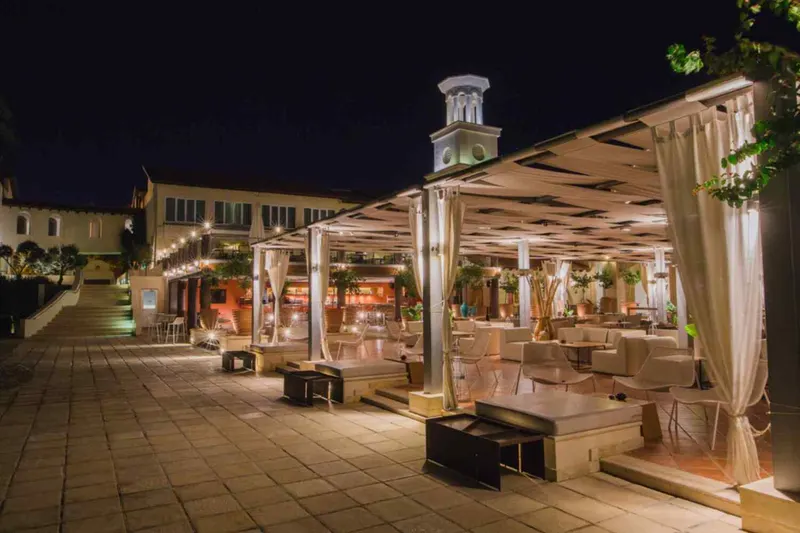 Napa Plaza Hotel (Adults Only 16+)