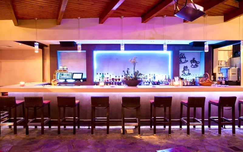 Axos Hotel