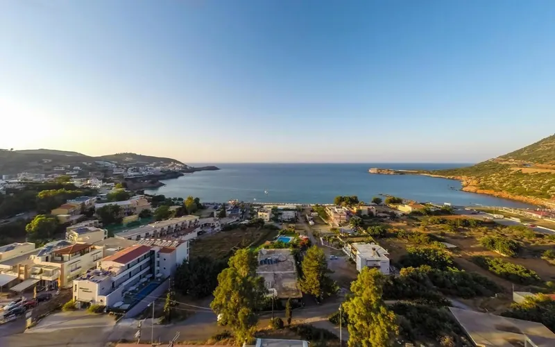 Manos Palace