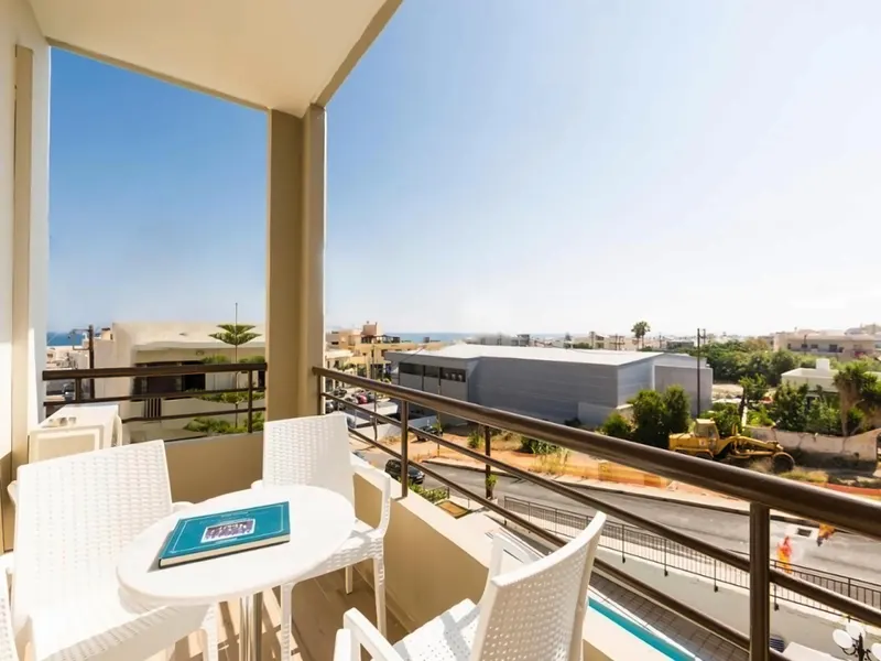 Eltina Hotel