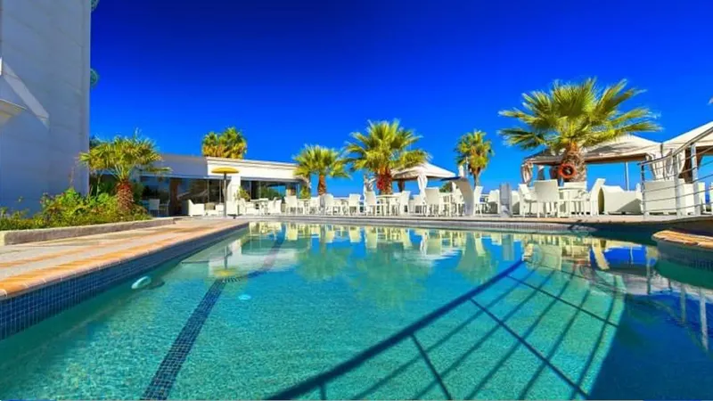 Apolamare Hotel