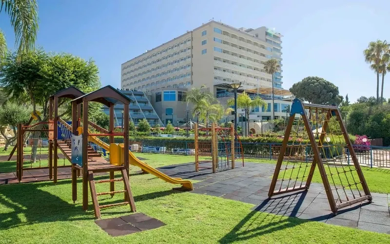 St. Raphael Hotel